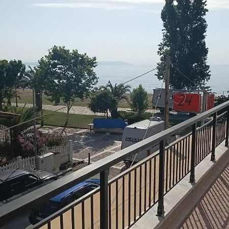 Kleanthis Blue Apartment Nea Vrasna Bagian luar foto