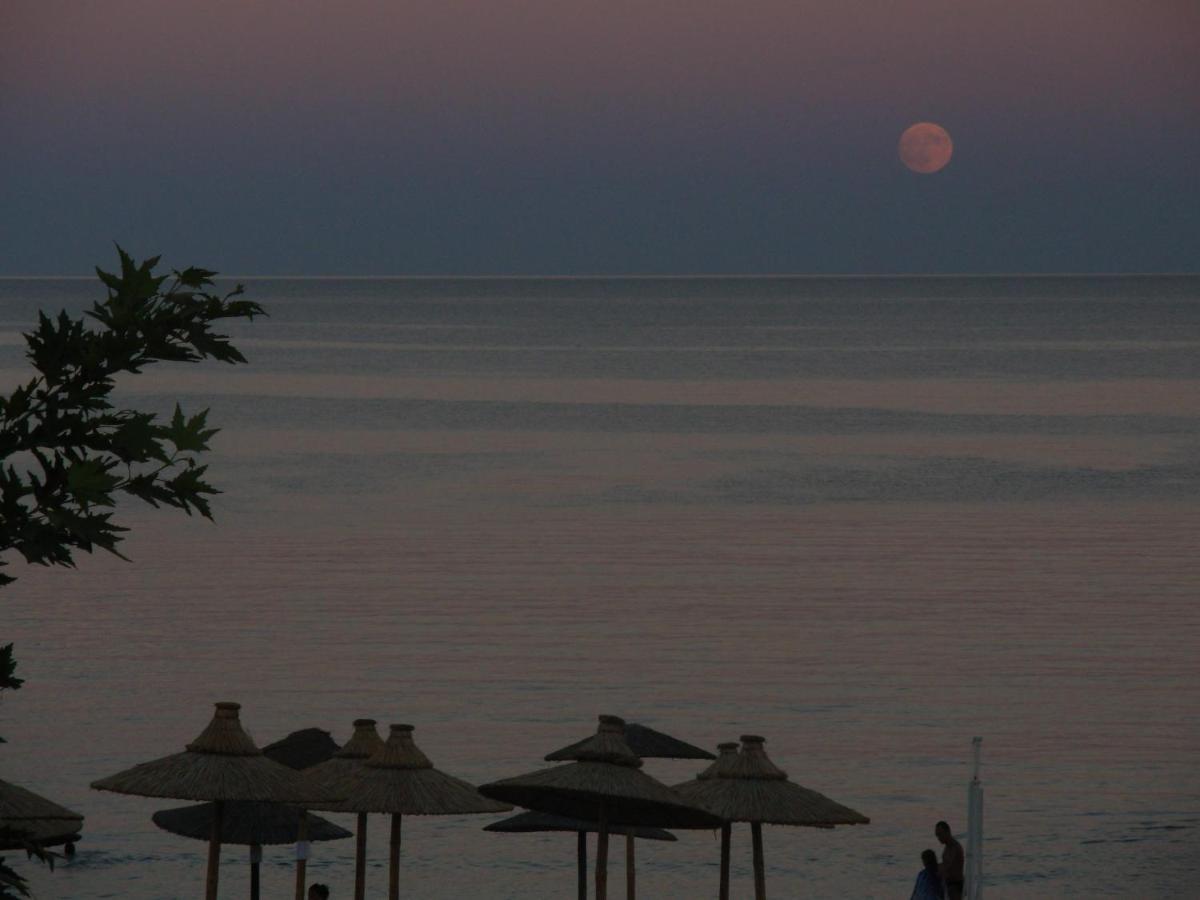 Kleanthis Blue Apartment Nea Vrasna Bagian luar foto
