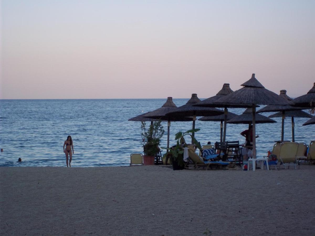 Kleanthis Blue Apartment Nea Vrasna Bagian luar foto