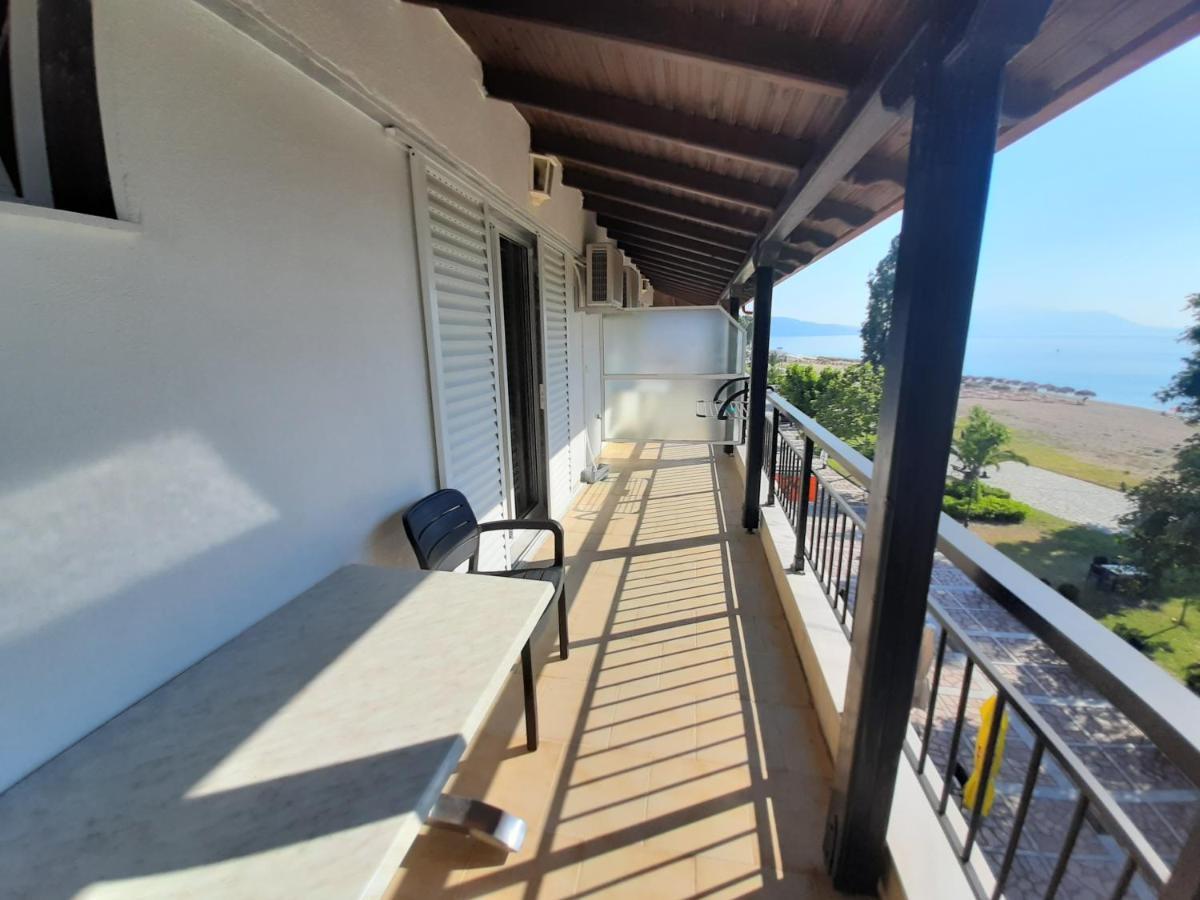 Kleanthis Blue Apartment Nea Vrasna Bagian luar foto