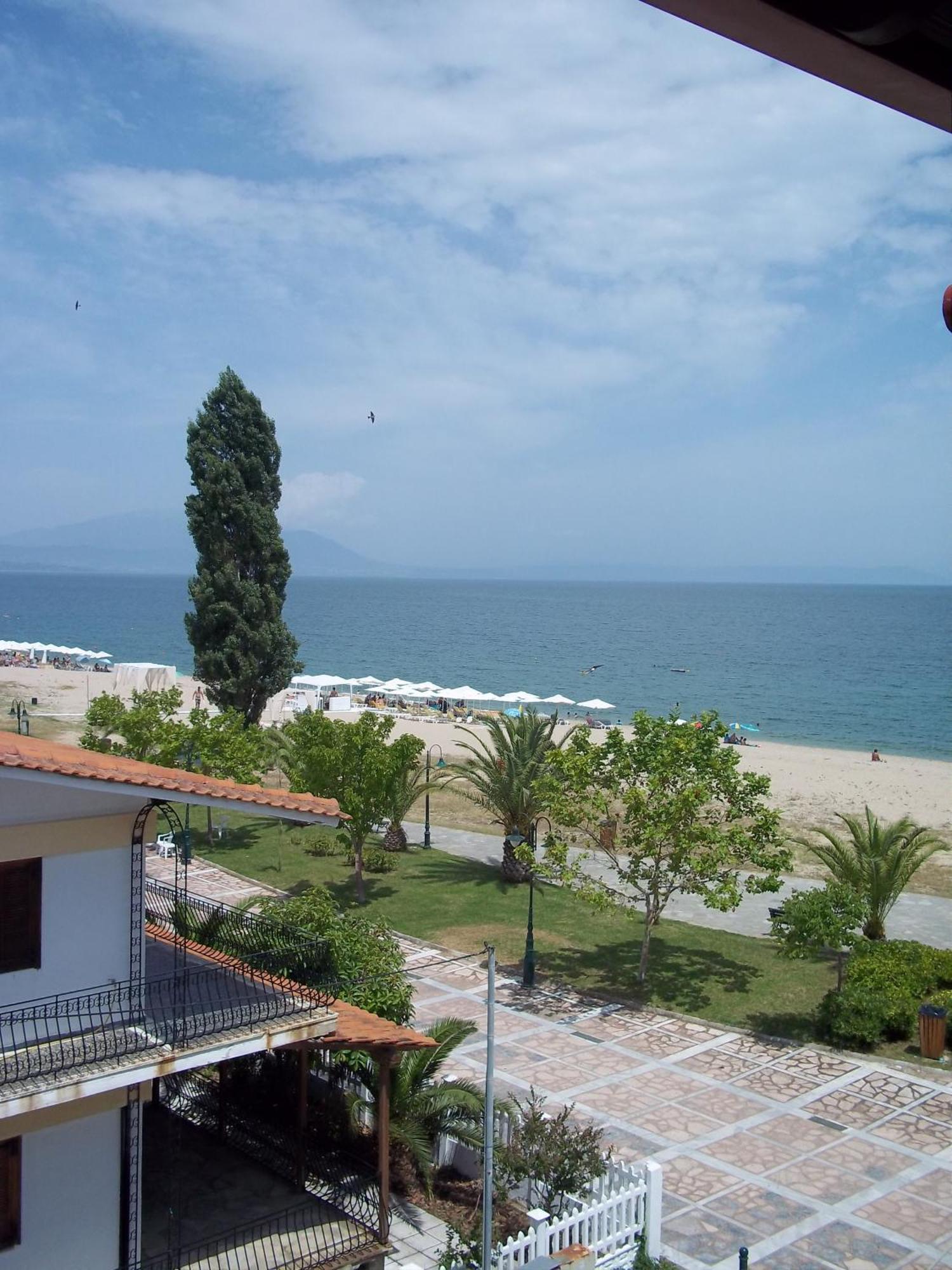 Kleanthis Blue Apartment Nea Vrasna Ruang foto