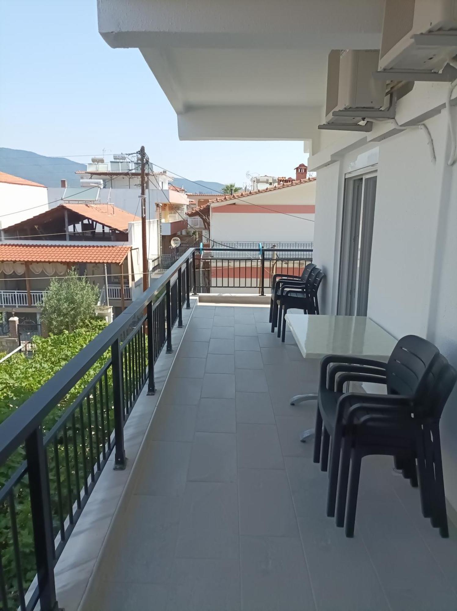 Kleanthis Blue Apartment Nea Vrasna Bagian luar foto