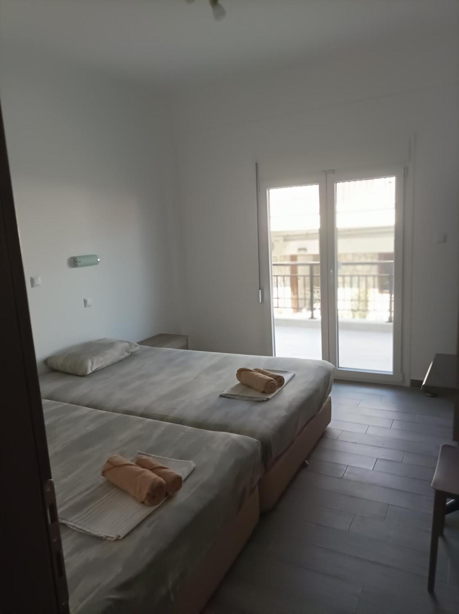 Kleanthis Blue Apartment Nea Vrasna Bagian luar foto