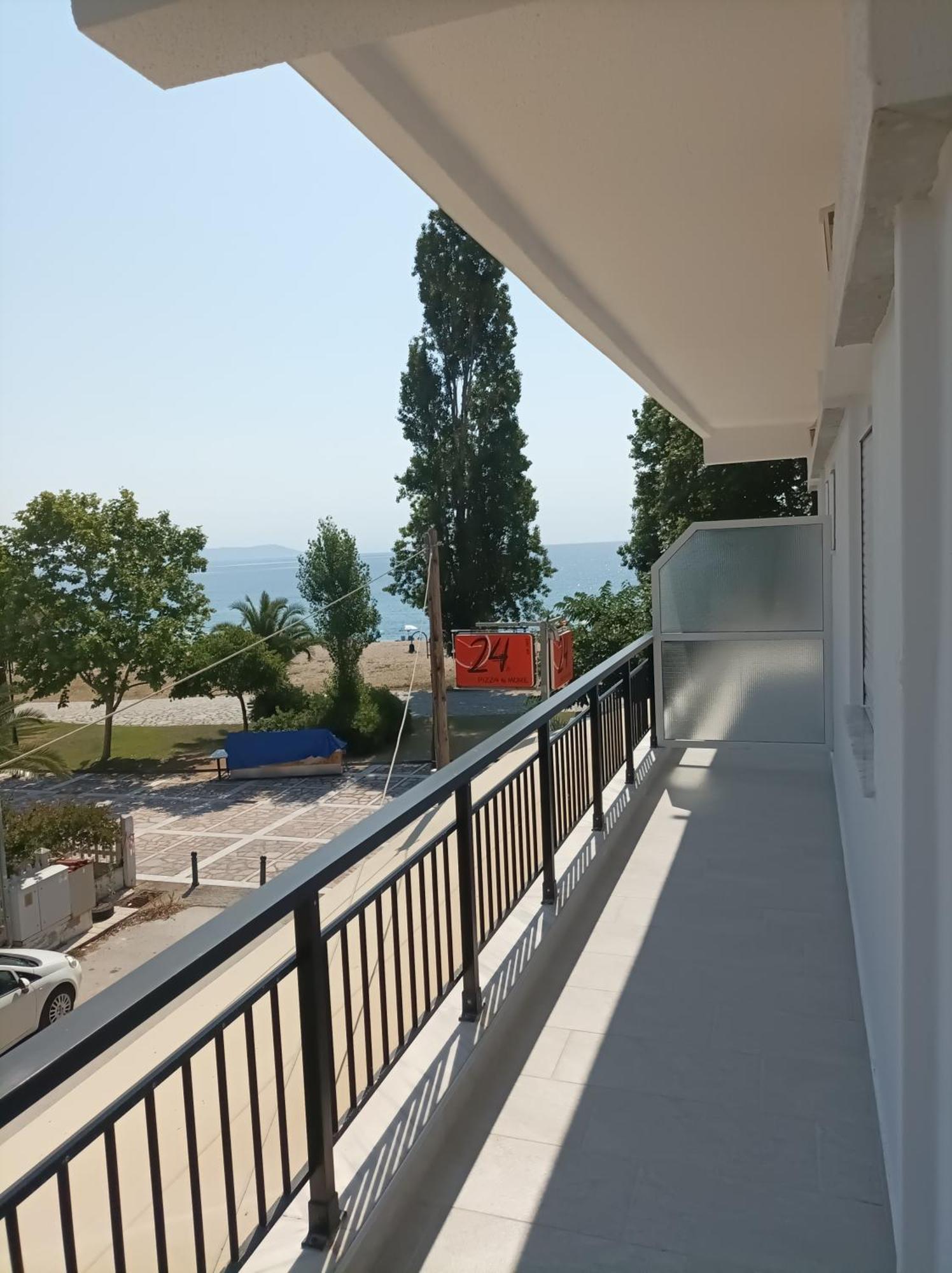 Kleanthis Blue Apartment Nea Vrasna Bagian luar foto