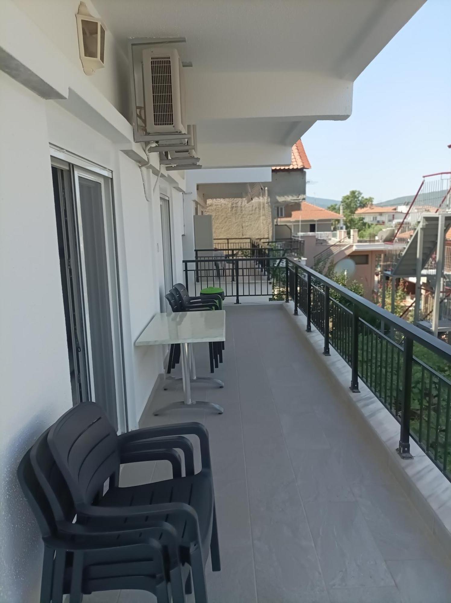 Kleanthis Blue Apartment Nea Vrasna Bagian luar foto