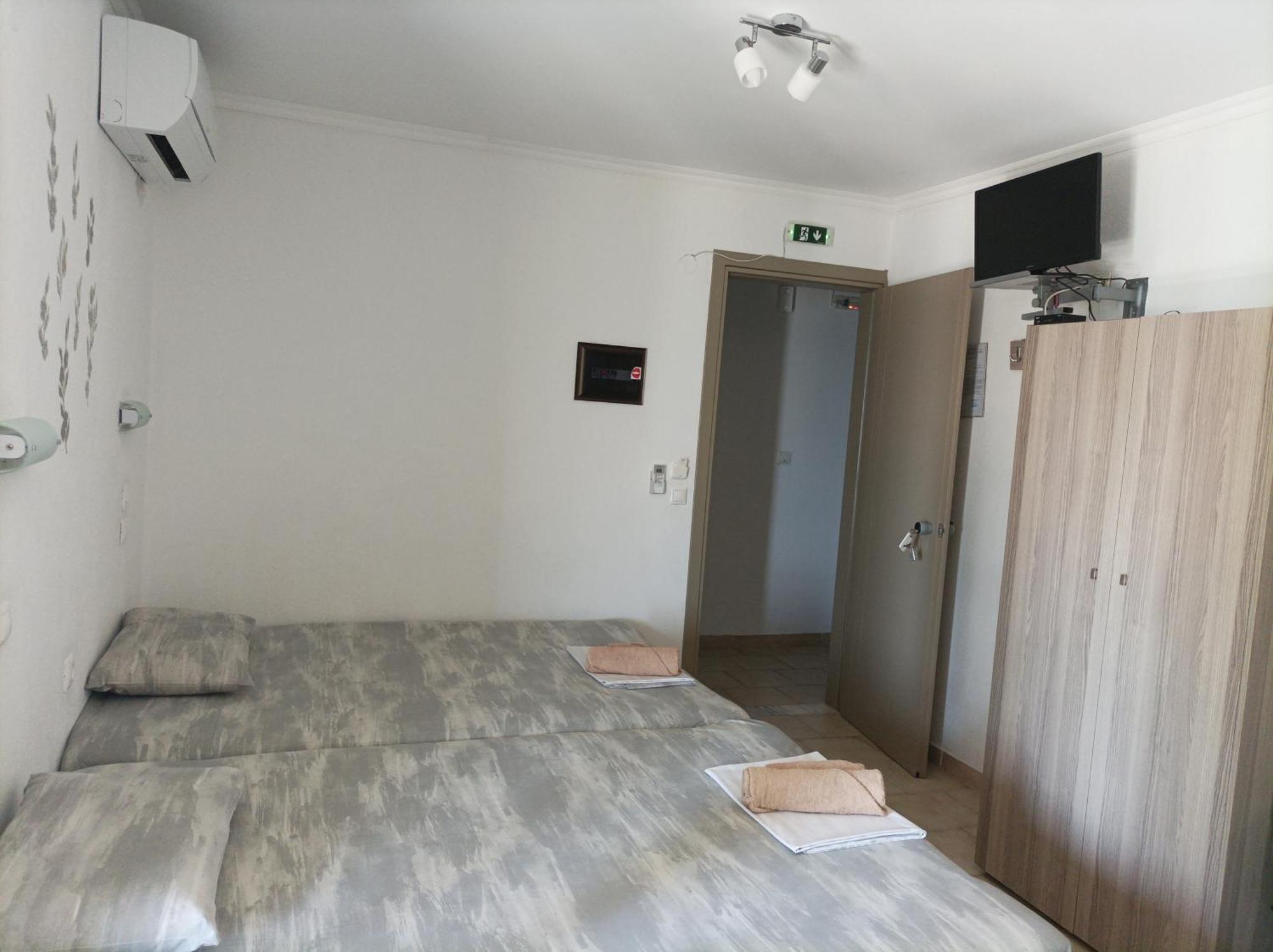 Kleanthis Blue Apartment Nea Vrasna Bagian luar foto