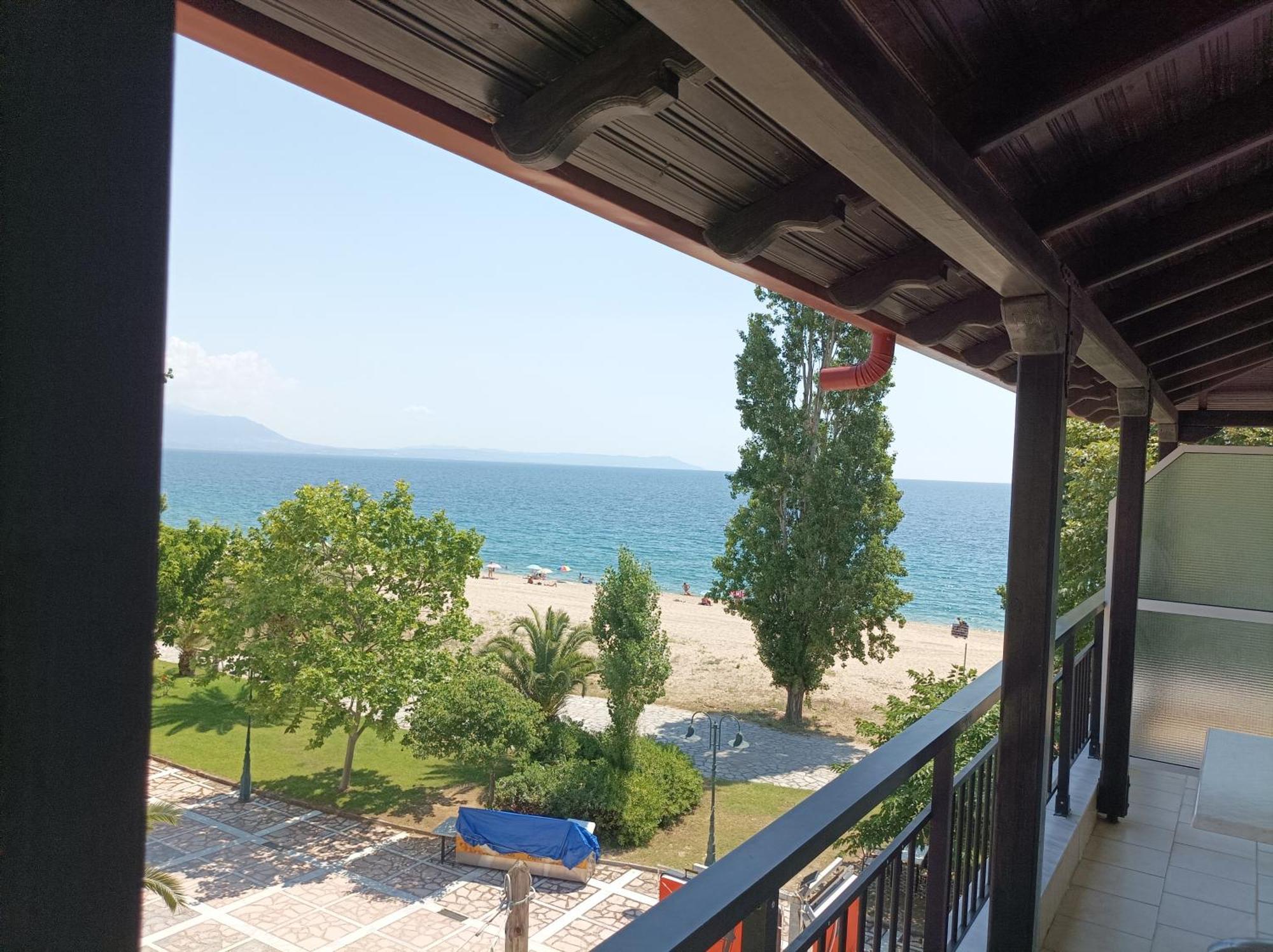 Kleanthis Blue Apartment Nea Vrasna Bagian luar foto
