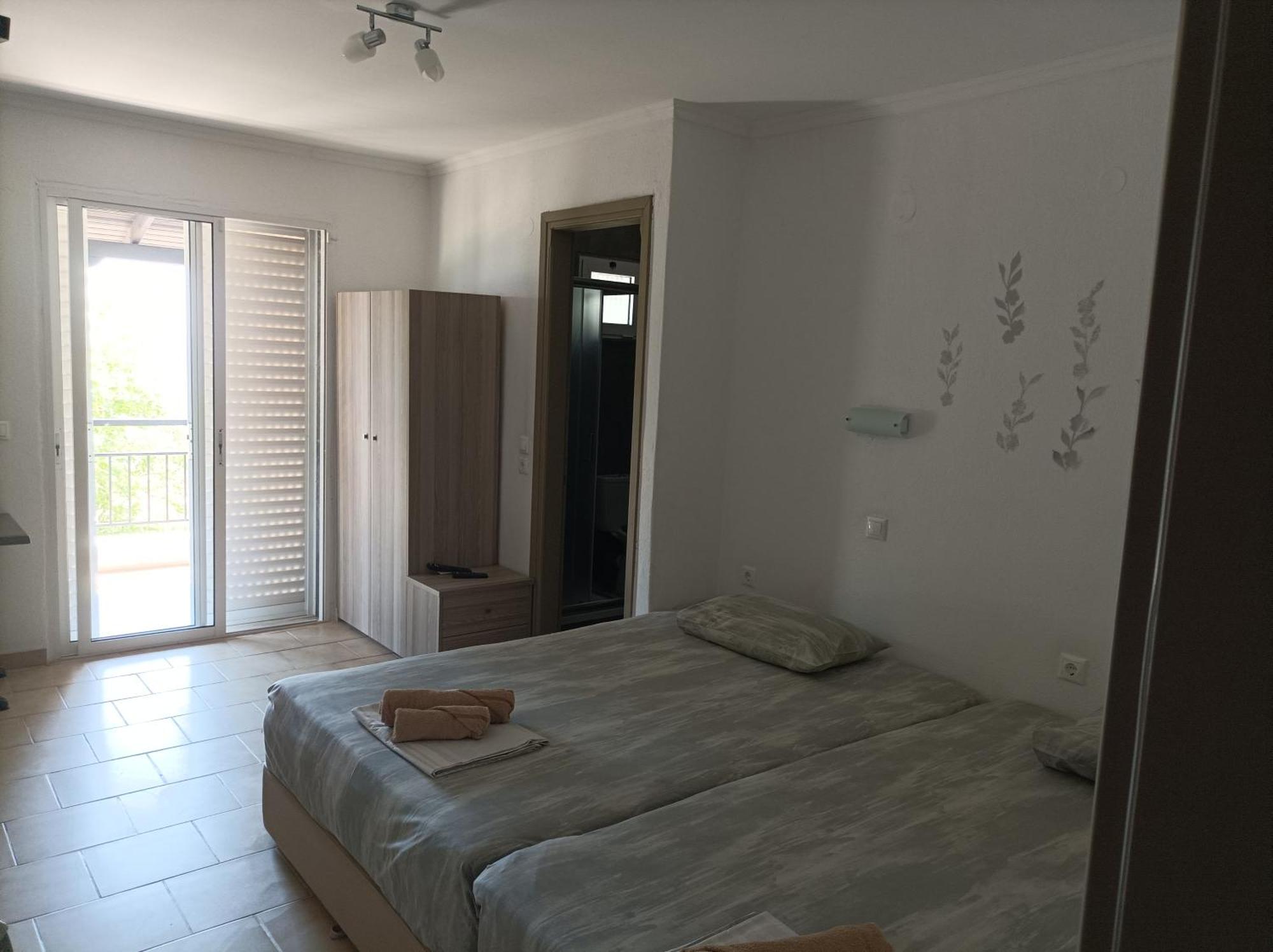 Kleanthis Blue Apartment Nea Vrasna Bagian luar foto
