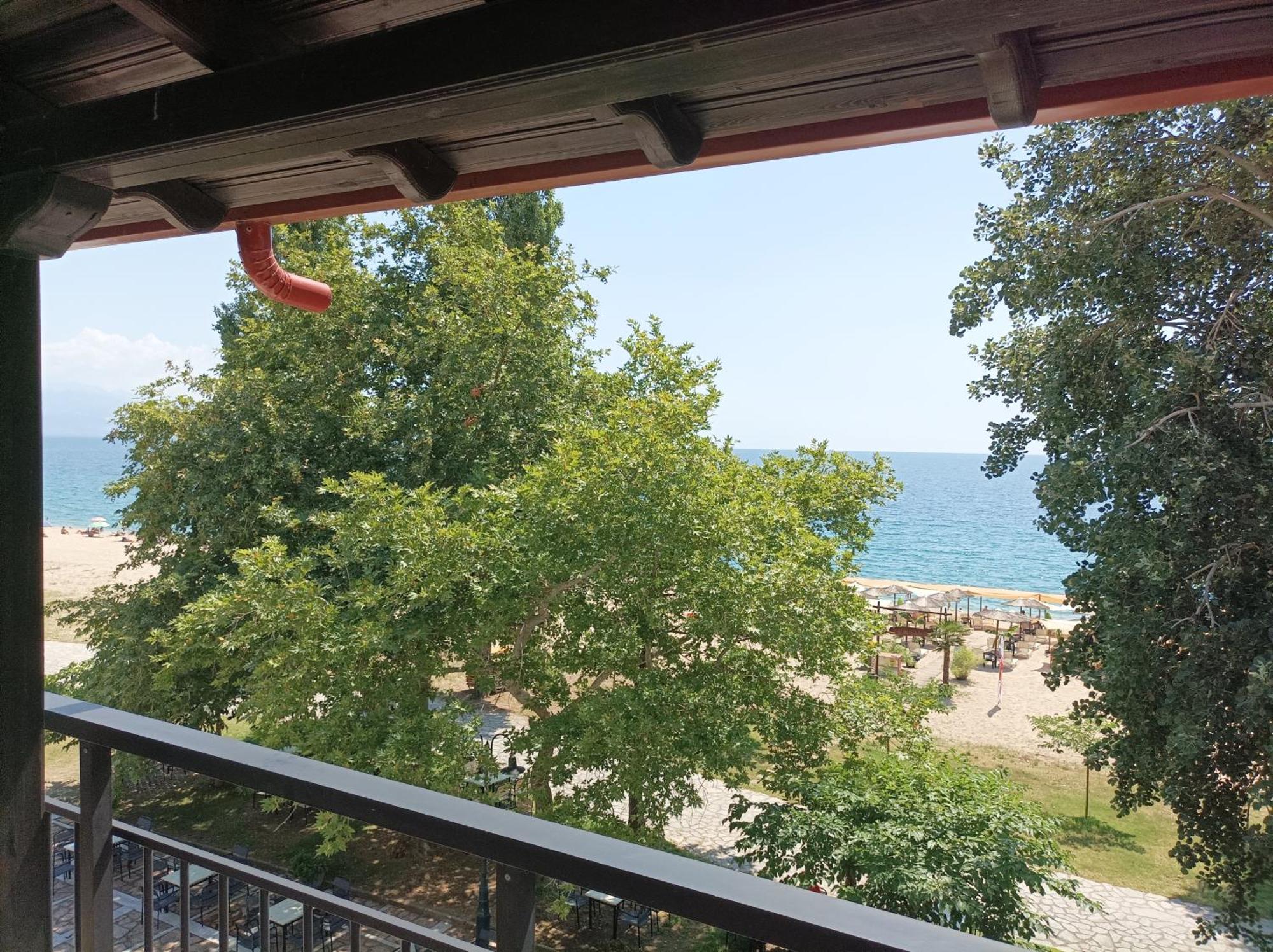 Kleanthis Blue Apartment Nea Vrasna Bagian luar foto
