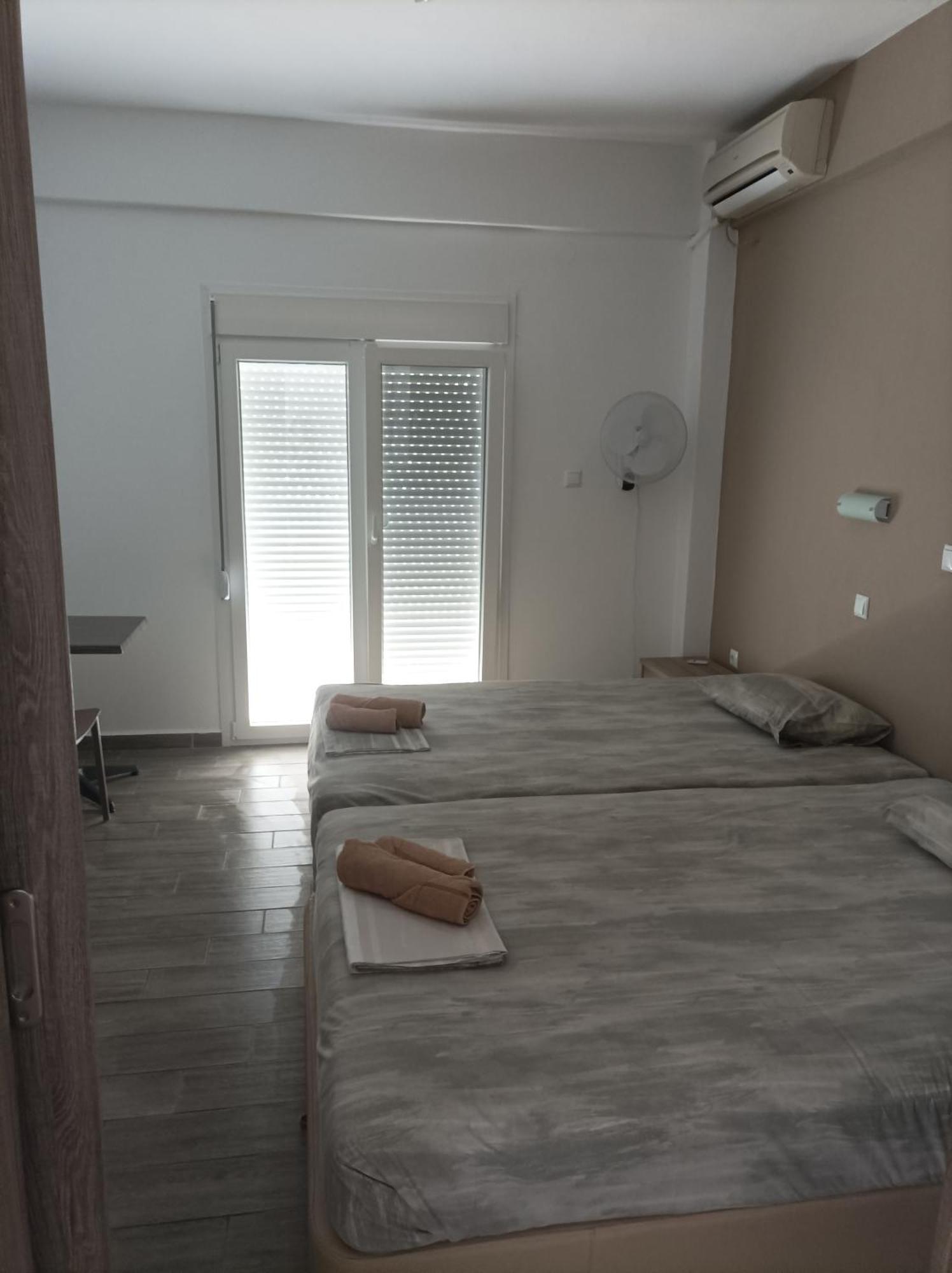 Kleanthis Blue Apartment Nea Vrasna Bagian luar foto