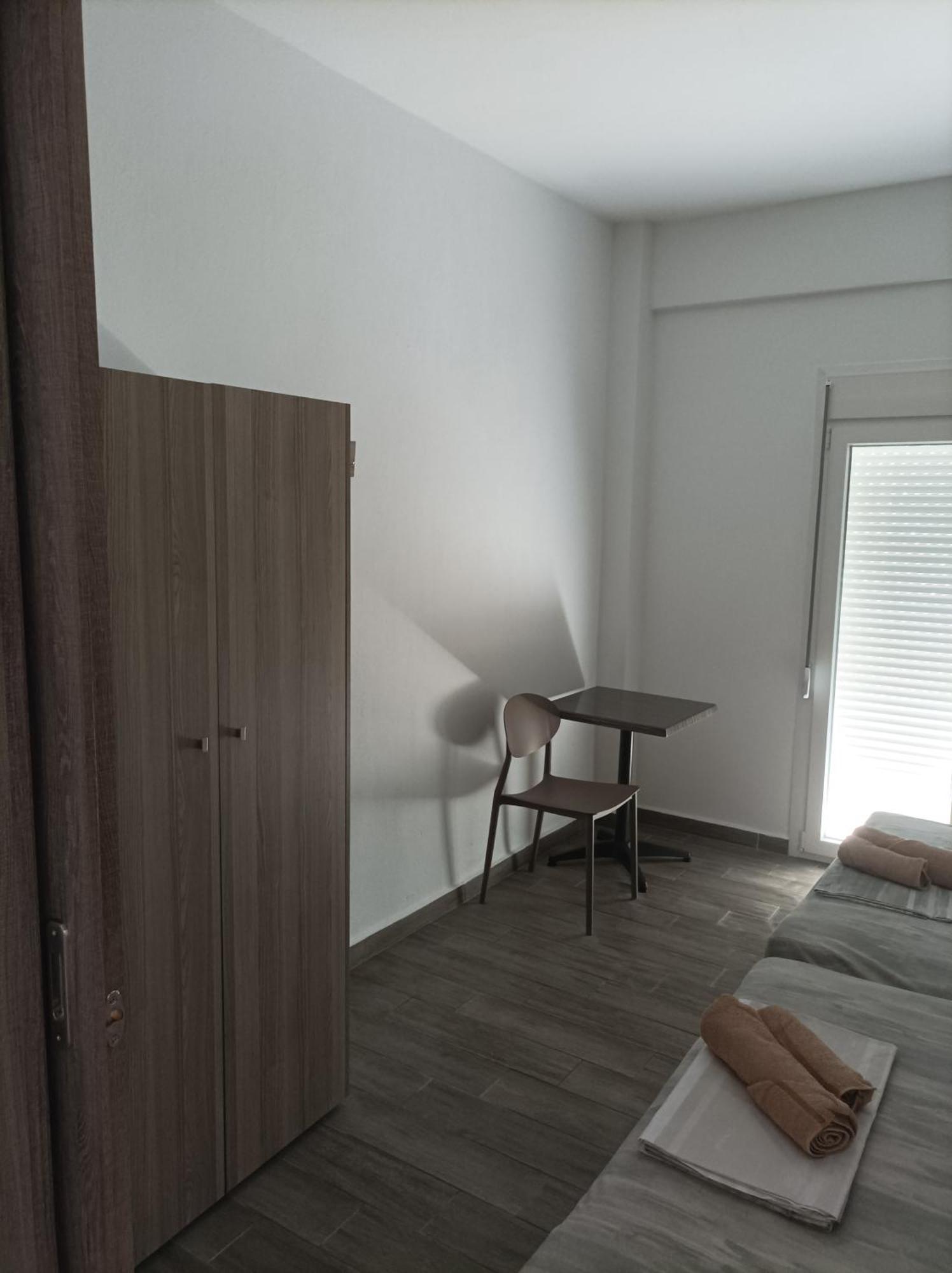 Kleanthis Blue Apartment Nea Vrasna Bagian luar foto