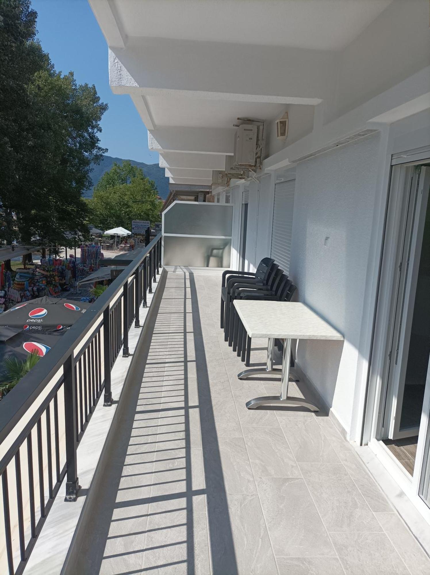 Kleanthis Blue Apartment Nea Vrasna Bagian luar foto