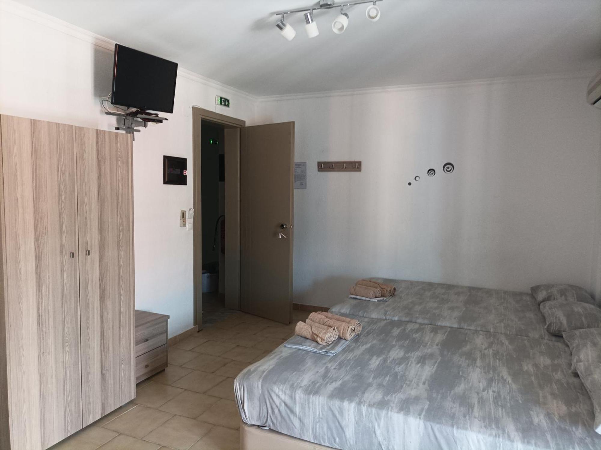 Kleanthis Blue Apartment Nea Vrasna Bagian luar foto